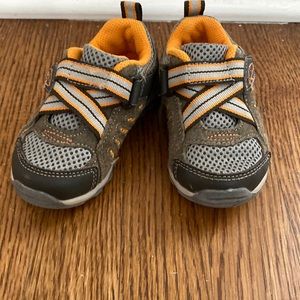 Stride rite toddler shoe